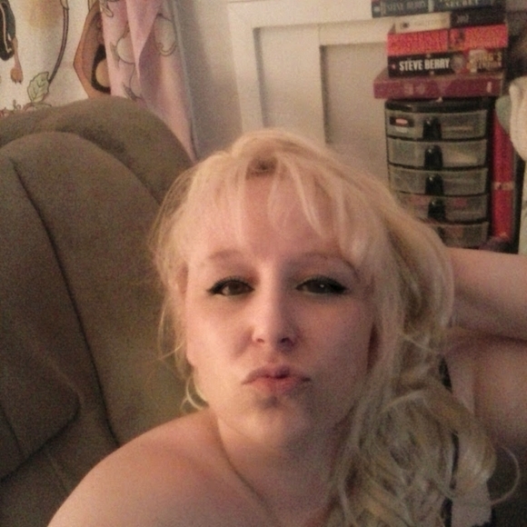 Meet your Posher, Lisa - Picture 10 of 10